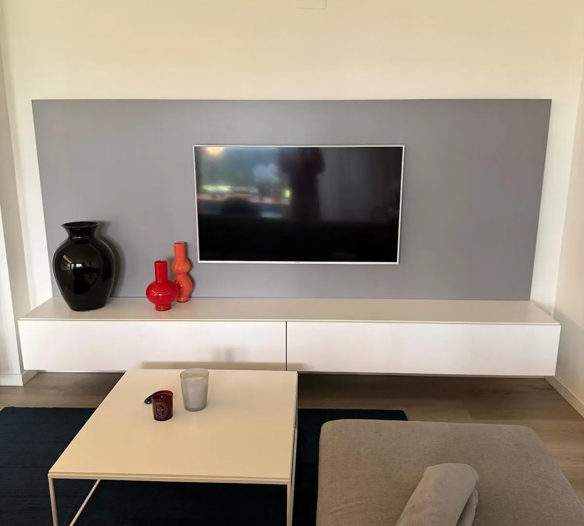 La Vita Lakeview - Garden & Pool Apartment